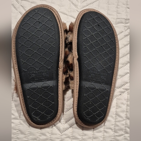Laura Ashley Fuzzy Animal Print Slippers - Picture 2 of 3